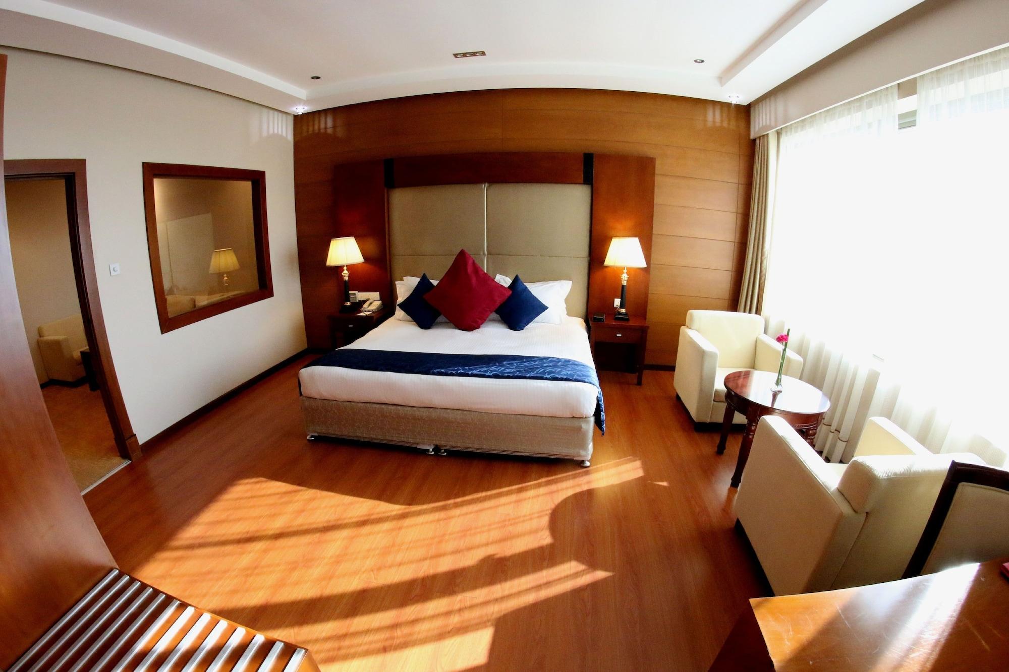 Diva Hotel Manama Exteriör bild